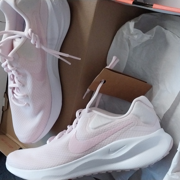 NIKE WOMENS PINK NIKE REVOLUTION 7 - Picture 3 of 8